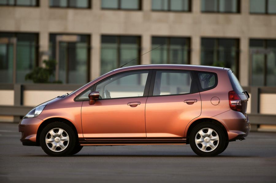  Honda Jazz 2005 года  (фото 22 из 29)